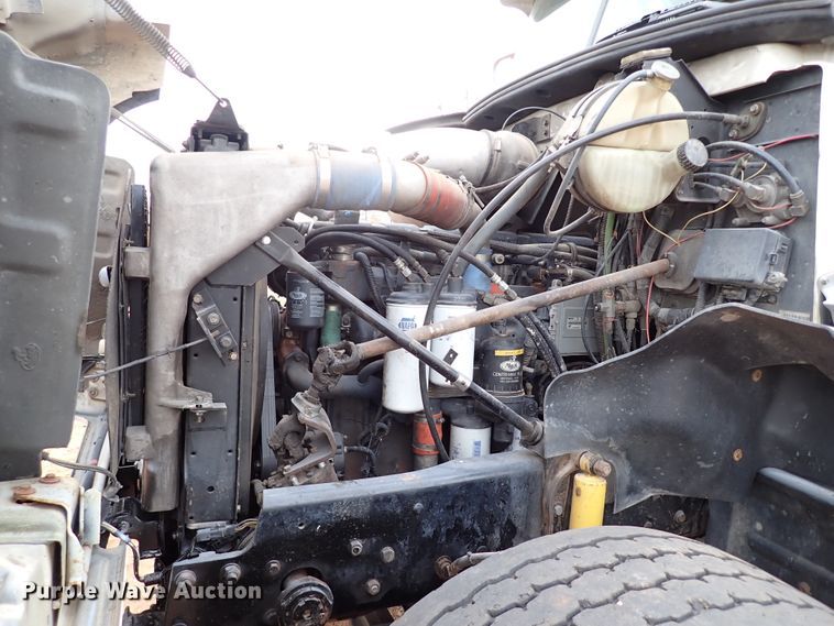 image for item JO9640 2002 Mack CV713 Granite  hydrovac truck