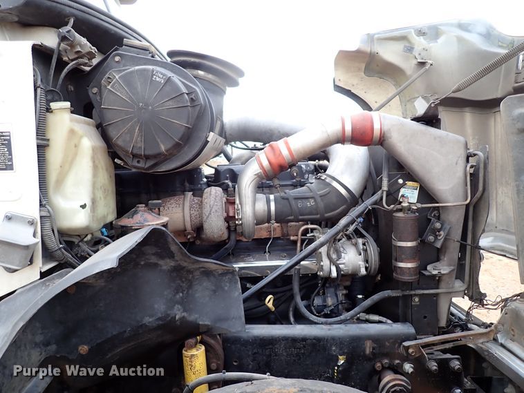 image for item JO9640 2002 Mack CV713 Granite  hydrovac truck