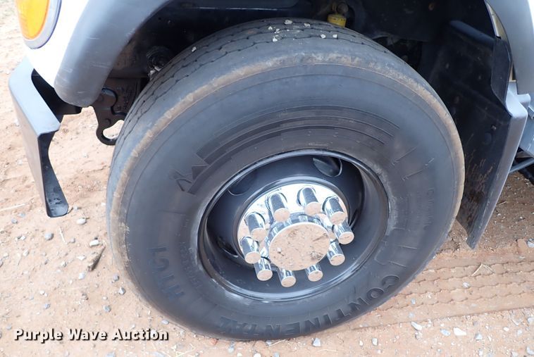 image for item JO9640 2002 Mack CV713 Granite  hydrovac truck