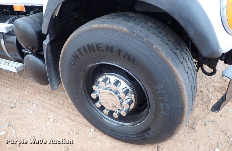 image for item JO9640 2002 Mack CV713 Granite  hydrovac truck