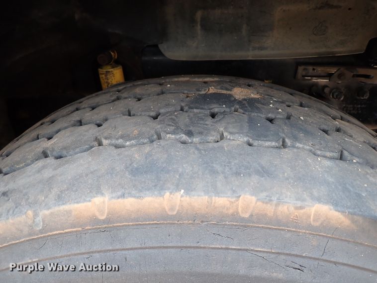 image for item JO9640 2002 Mack CV713 Granite  hydrovac truck