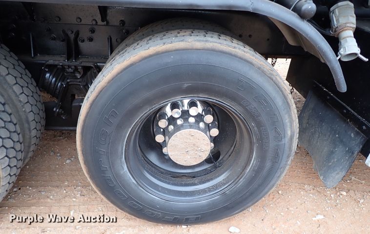 image for item JO9640 2002 Mack CV713 Granite  hydrovac truck