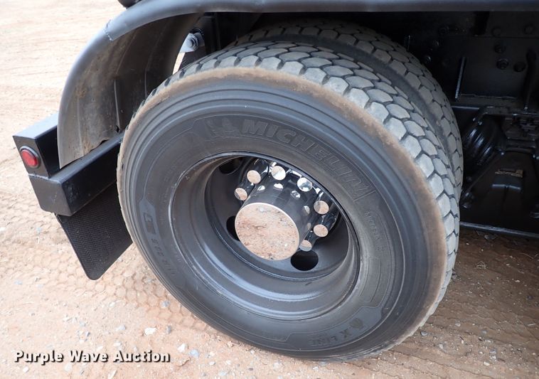 image for item JO9640 2002 Mack CV713 Granite  hydrovac truck