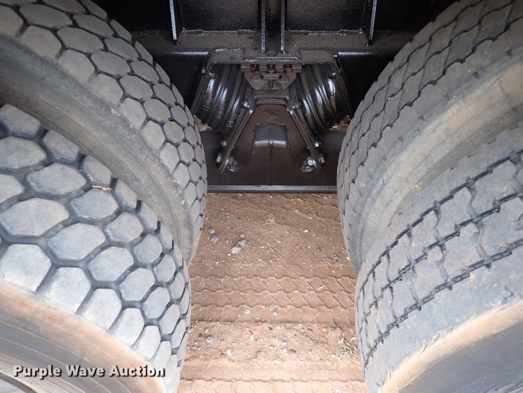 image for item JO9640 2002 Mack CV713 Granite  hydrovac truck