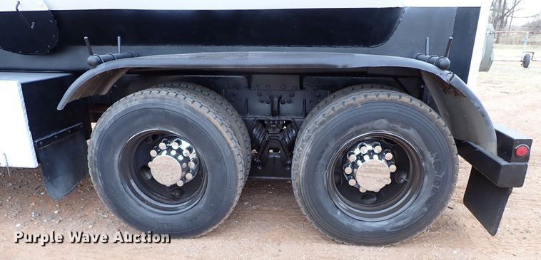 image for item JO9640 2002 Mack CV713 Granite  hydrovac truck