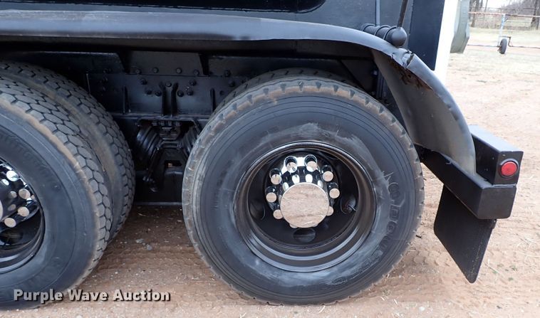 image for item JO9640 2002 Mack CV713 Granite  hydrovac truck