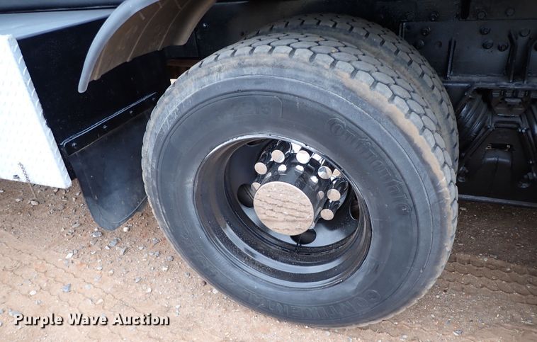 image for item JO9640 2002 Mack CV713 Granite  hydrovac truck