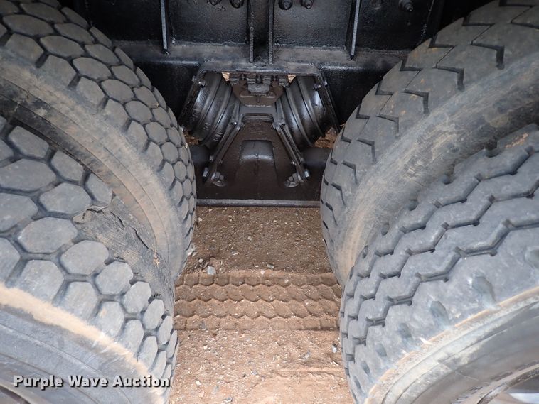 image for item JO9640 2002 Mack CV713 Granite  hydrovac truck