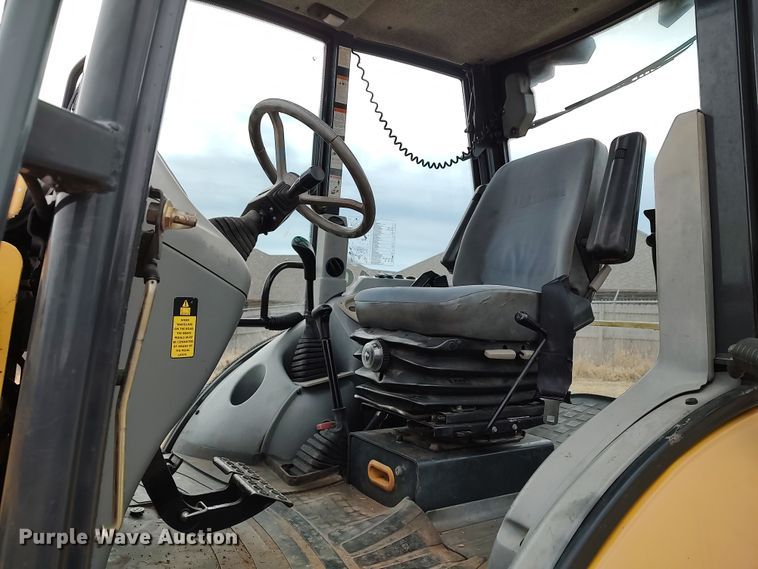 image for item JO9678 2005 Komatsu WB140  backhoe