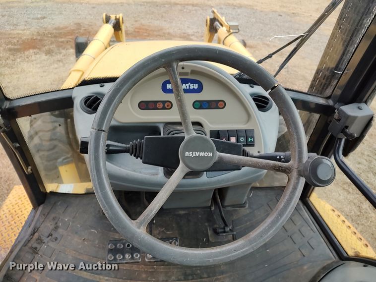 image for item JO9678 2005 Komatsu WB140  backhoe