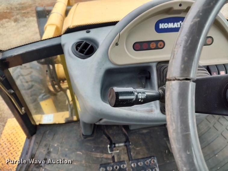 image for item JO9678 2005 Komatsu WB140  backhoe