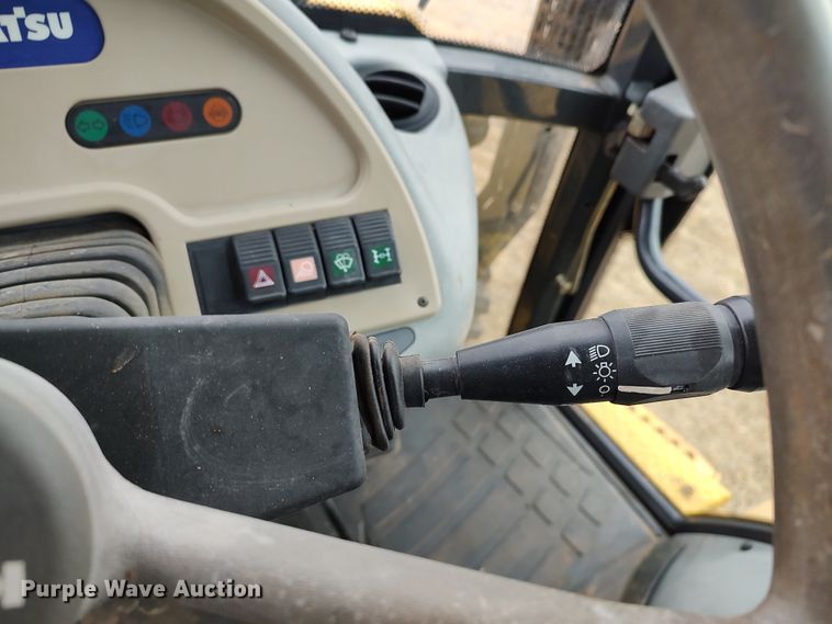 image for item JO9678 2005 Komatsu WB140  backhoe