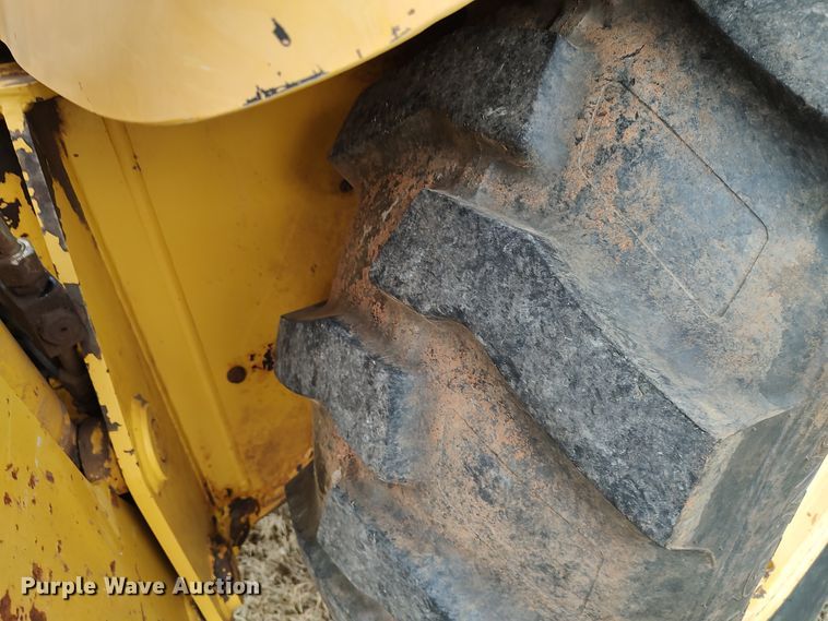 image for item JO9678 2005 Komatsu WB140  backhoe