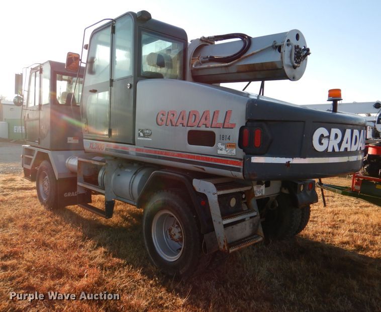 image for item JS9591 2001 Gradall XL3100  wheeled excavator