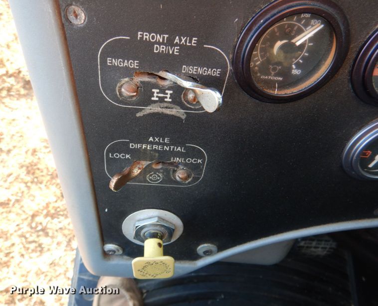 image for item JS9591 2001 Gradall XL3100  wheeled excavator