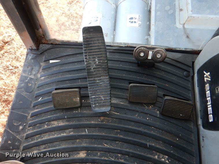 image for item JS9591 2001 Gradall XL3100  wheeled excavator