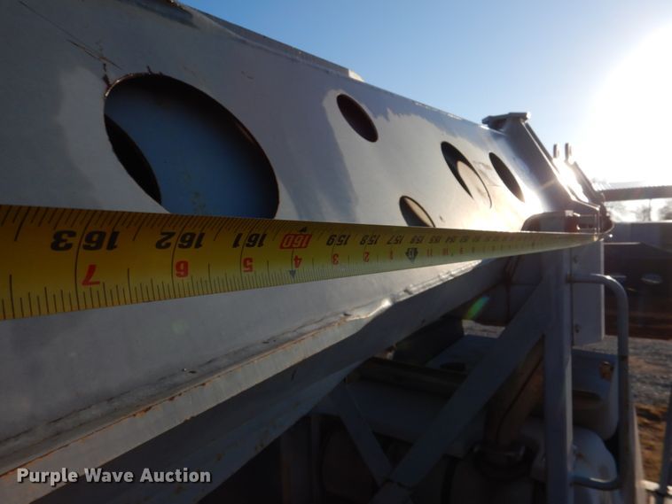 image for item JS9591 2001 Gradall XL3100  wheeled excavator