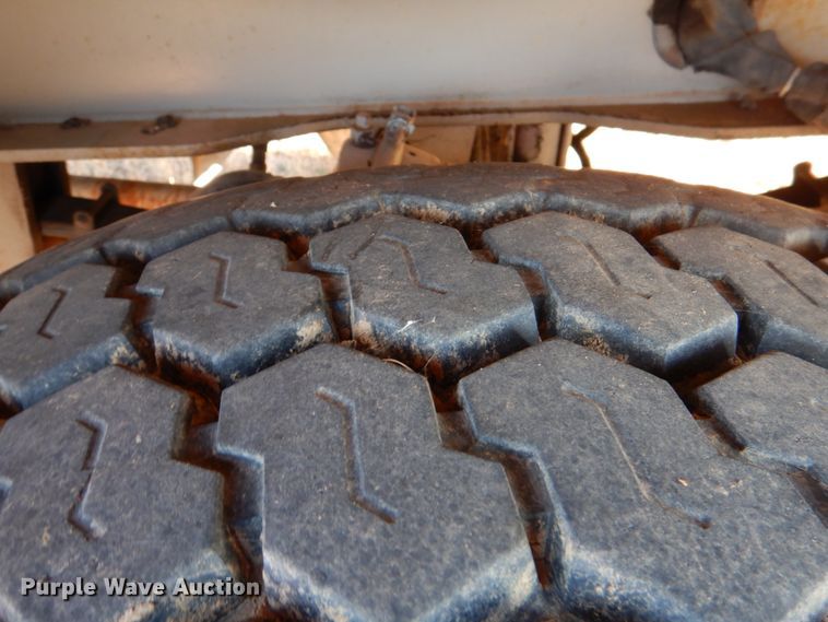 image for item JS9591 2001 Gradall XL3100  wheeled excavator