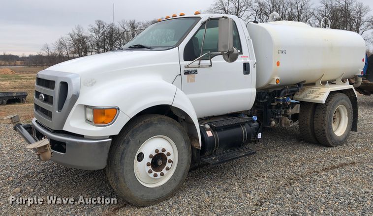 image for item JS9657 2015 Ford F750 Super Duty XL  water truck