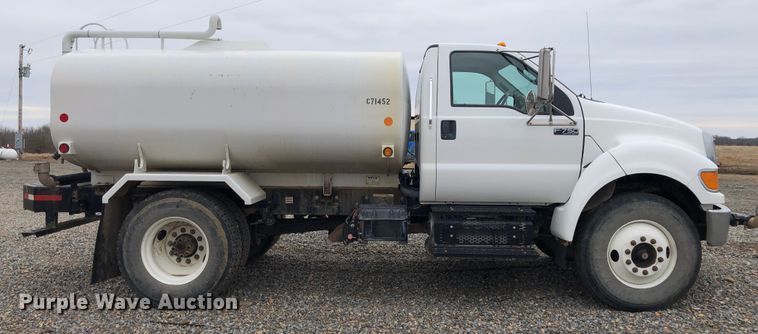image for item JS9657 2015 Ford F750 Super Duty XL  water truck