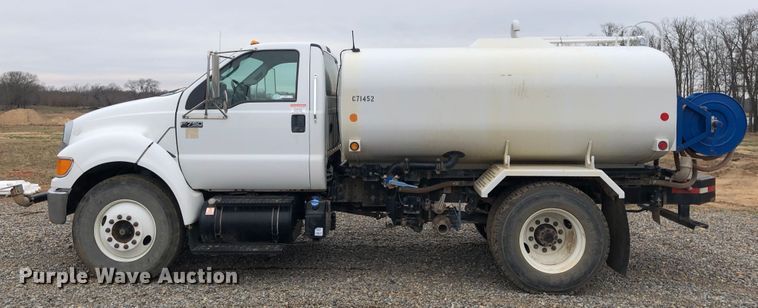image for item JS9657 2015 Ford F750 Super Duty XL  water truck