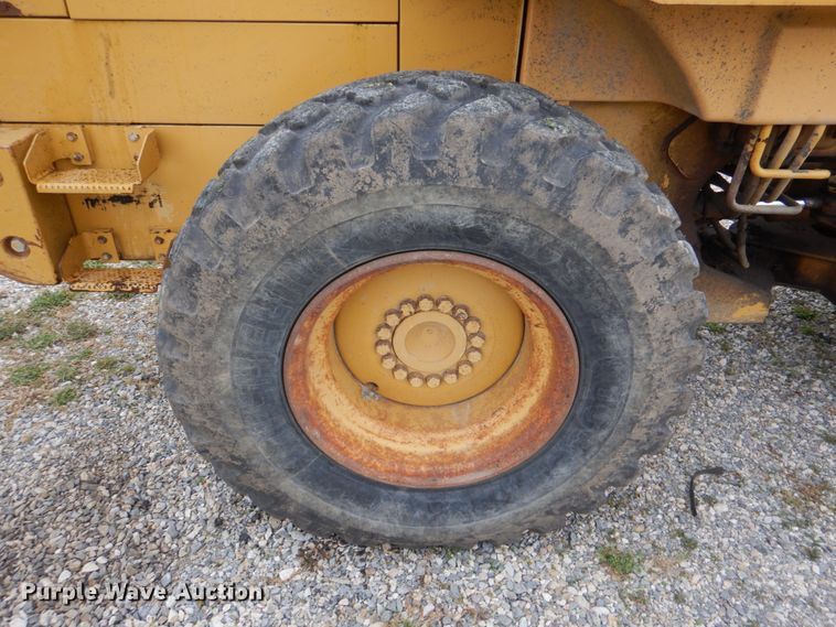 image for item JS9661 1998 Caterpillar IT24F  wheel loader