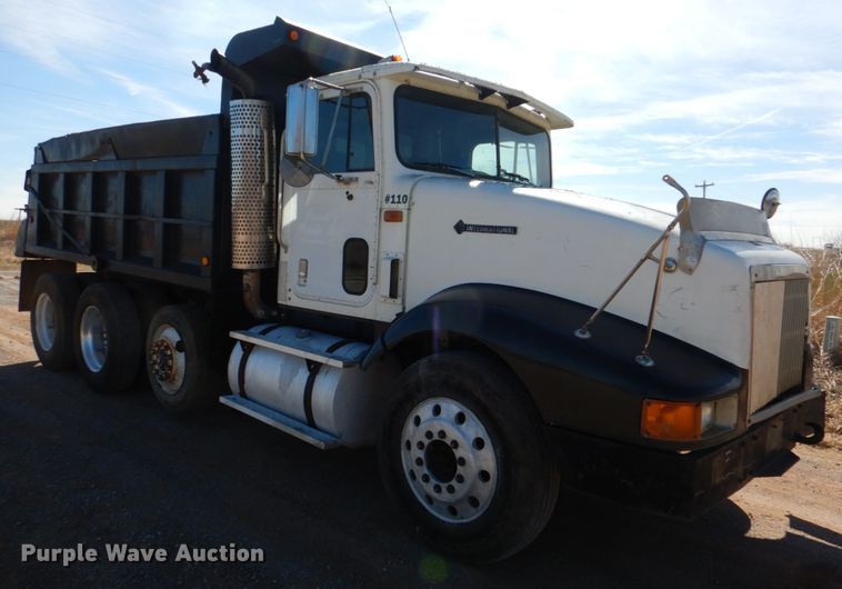 image for item JS9665 1996 International 9400 GLR  dump truck