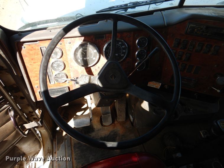 image for item JS9665 1996 International 9400 GLR  dump truck