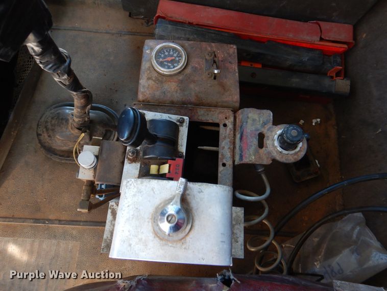 image for item JS9665 1996 International 9400 GLR  dump truck