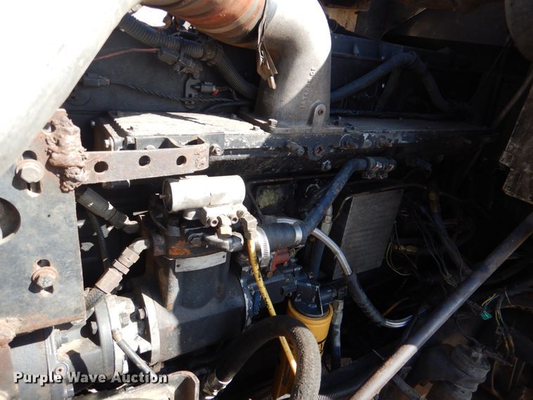 image for item JS9665 1996 International 9400 GLR  dump truck