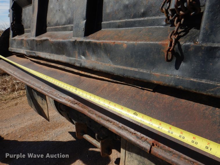 image for item JS9665 1996 International 9400 GLR  dump truck