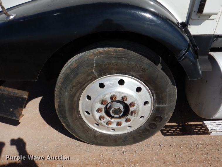 image for item JS9665 1996 International 9400 GLR  dump truck