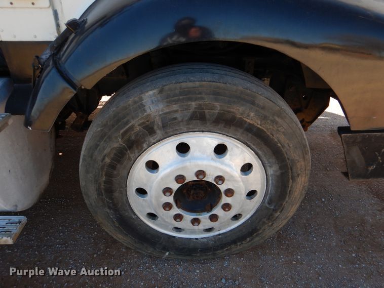 image for item JS9665 1996 International 9400 GLR  dump truck