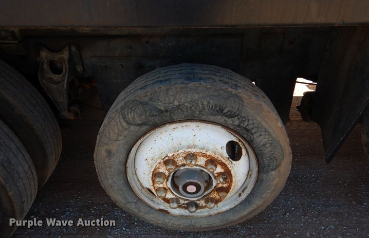 image for item JS9665 1996 International 9400 GLR  dump truck