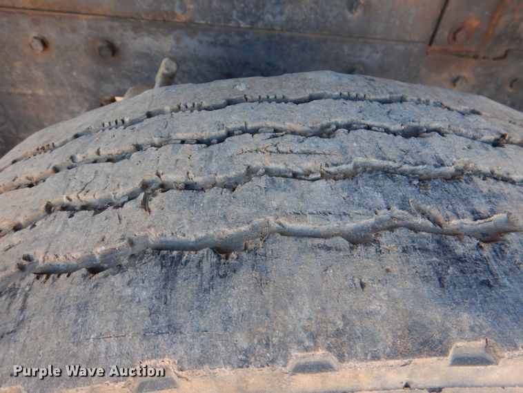 image for item JS9665 1996 International 9400 GLR  dump truck