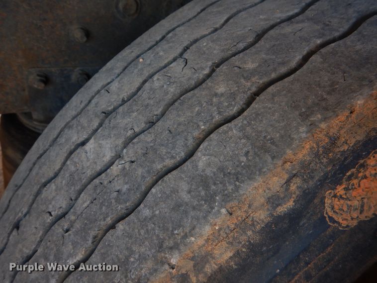 image for item JS9665 1996 International 9400 GLR  dump truck