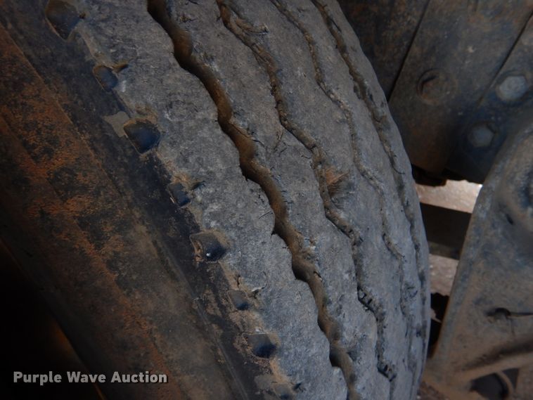 image for item JS9665 1996 International 9400 GLR  dump truck