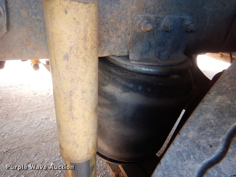 image for item JS9665 1996 International 9400 GLR  dump truck