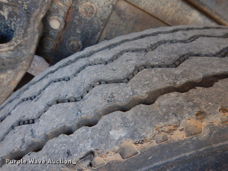 image for item JS9665 1996 International 9400 GLR  dump truck