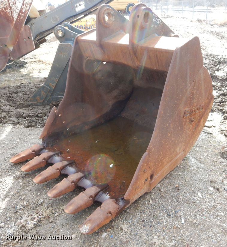 ESCO 54" W excavator bucket in Kansas City, KS Item JX9199 sold