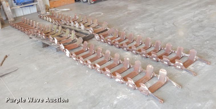 image for item JY9257 Loegering over the tire skid steer tracks