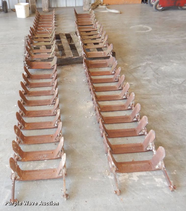 image for item JY9257 Loegering over the tire skid steer tracks