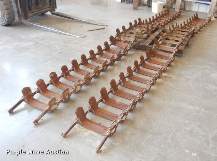 image for item JY9257 Loegering over the tire skid steer tracks