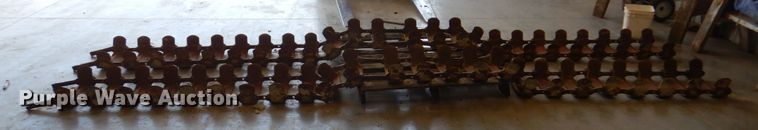 image for item JY9257 Loegering over the tire skid steer tracks