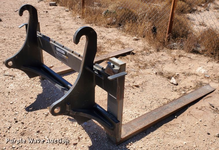 image for item KC9785 John Deere Worksite Pro  5' L forks