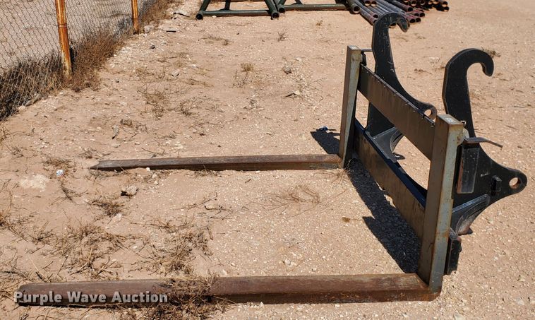 image for item KC9785 John Deere Worksite Pro  5' L forks