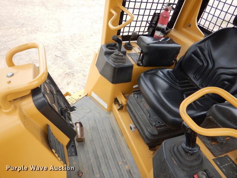 image for item KP9263 2006 Caterpillar D4G XL  dozer