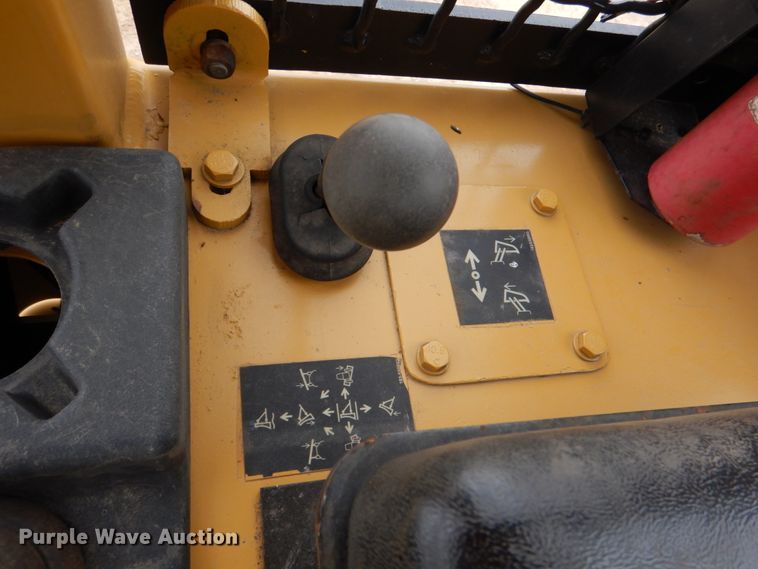 image for item KP9263 2006 Caterpillar D4G XL  dozer