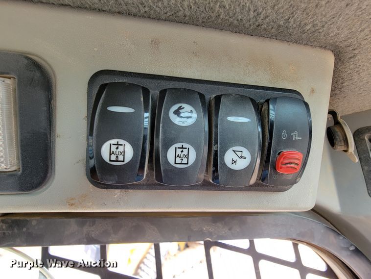 image for item KQ9253 2014 Caterpillar 299D  tracked skid steer loader