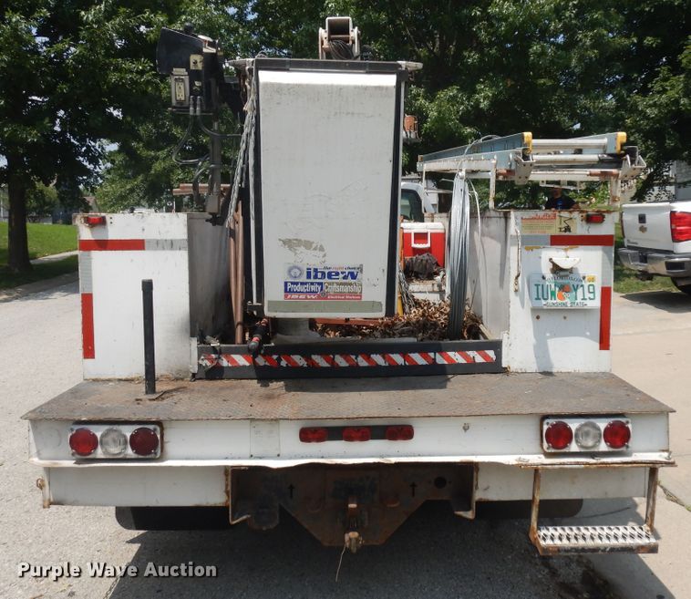 image for item KU9396 2001 Chevrolet Silverado 3500HD  bucket truck